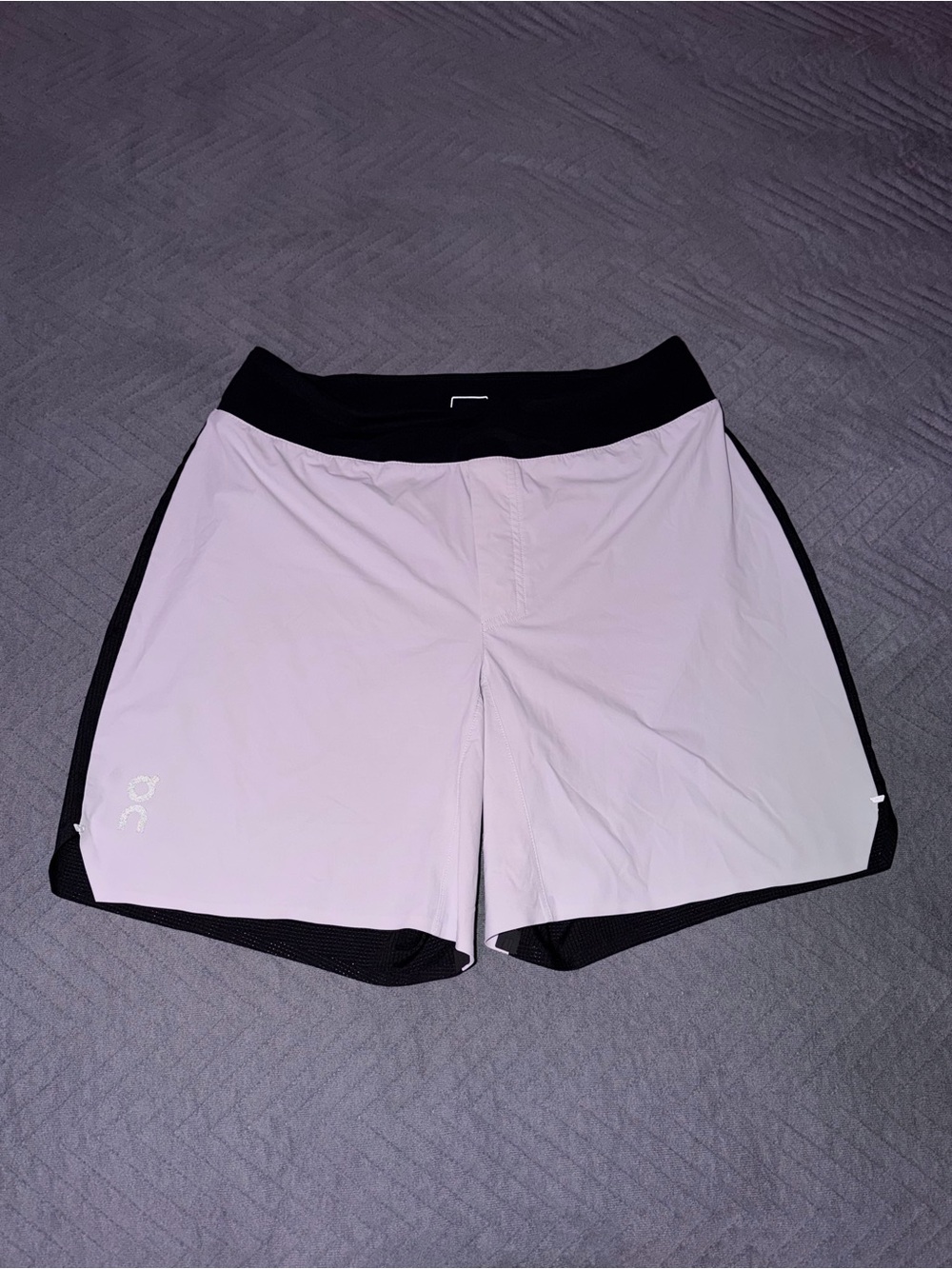 Men’s On Running Lightweight Athletic Shorts Black White Size M